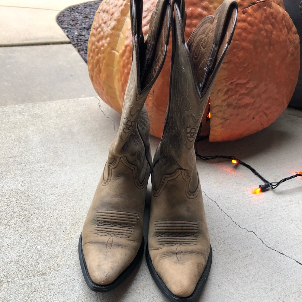 Ariat boots cowboy boots